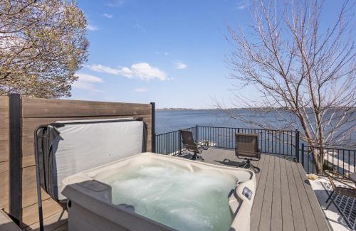 Hamlin County Casa | Private Sauna and Beach Lake Norden Cabin