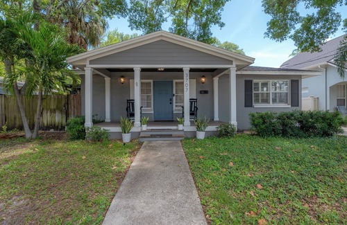 Virginia Park Casa | Private Screened in Pool with Main and Guest House