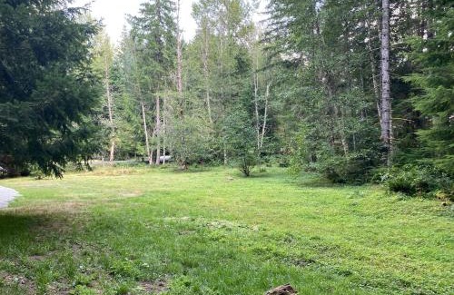 Enumclaw Chalet De Esquí | Private Secluded 3 BR Cabin near Mt Rainier, Sunrise & Crystal Mt Hiking