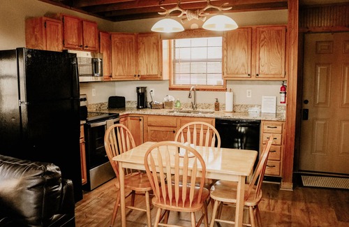 Gatlinburg - Pigeon Forge Chalet De Esquí | Private & Secluded w/ Beautiful Views Sunsets ~Hot Tub