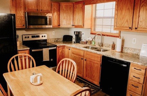 Gatlinburg - Pigeon Forge Chalet De Esquí | Private & Secluded w/ Beautiful Views Sunsets ~Hot Tub