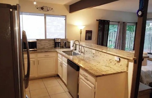 George Bush Park/Eldridge Apartamento | Private Separate Entry Guest Suite Close To Everything