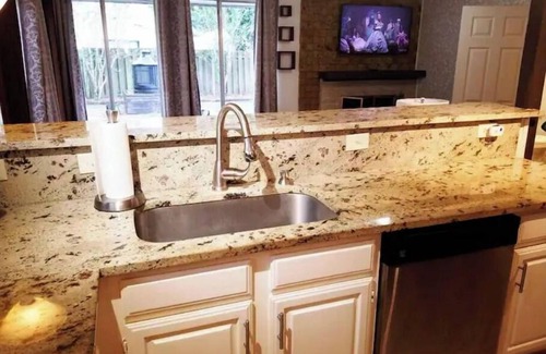 George Bush Park/Eldridge Apartamento | Private Separate Entry Guest Suite Close To Everything