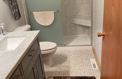 Phillips Cabaña | private setting and right on the lake!