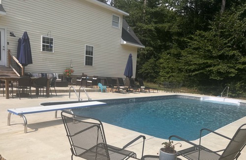 Northport Casa | Private setting with pool 14 mi from downtown Tuscaloosa / Bryant Denny Stadium