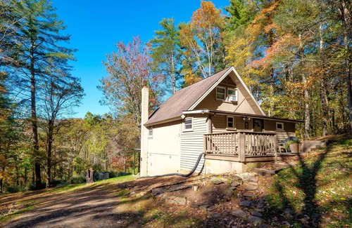 Elkton Cabina | Private Shenandoah Cabin Chalet Luray Fire Pit
