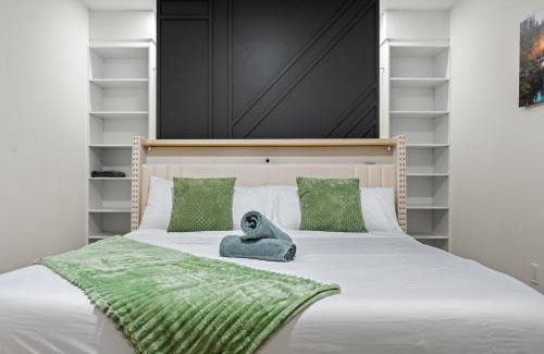 Symons Valley Apartamento | Private Sherwood Suite by Park