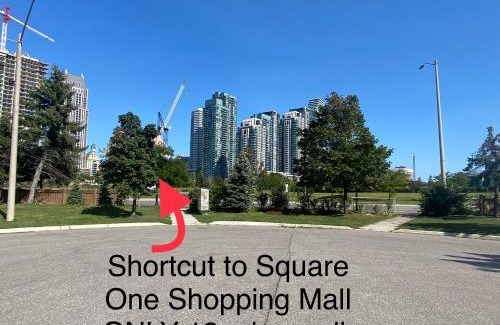 Mississauga Casa | Private Single Bedroom in City Centre Q66