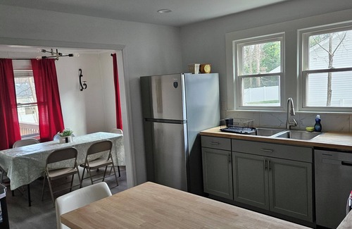Oakdale Casa | Private Single Level Standalone House large lot