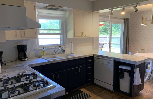 Benton Harbor Casa | Private Single Story Minutes to Lake MI Beaches and Downtown St Joe