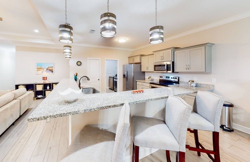 Navarre Casa | Private snowbird-friendly home with enclosed yard, patio, grill & washer/dryer