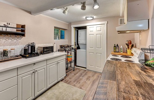 East Renton Highlands Apartamento | Private Spa Retreat!
