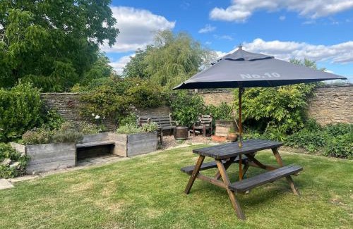 Hankerton Casa | Private & Spacious Cotswold Barn
