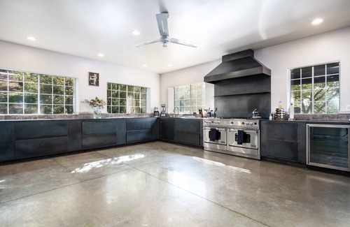 Penn Valley Casa | Private, spacious estate in the Sierra foothills just outside Grass Valley.