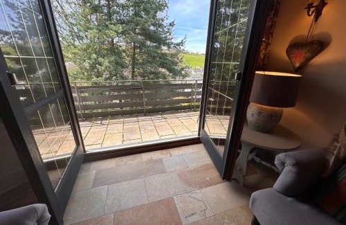 Olsberg Villa | Private Spacious Villa near Winterberg and Willingen 14 Guests HUGE GARDEN Free Parking for Multiple Cars