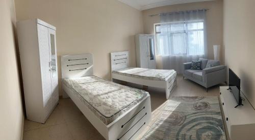 Al Khan Apartamento | Private special room in sharing ladies apartment
