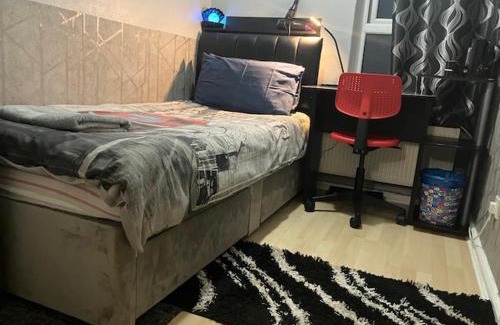 West Ham Casa | Private stay @ London-Stratford.