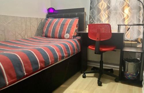 West Ham Casa | Private stay @ London-Stratford.