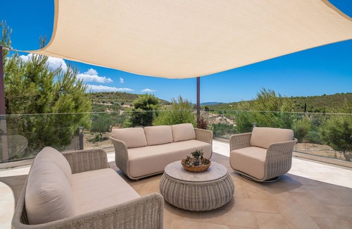 Agia Marina Villa | La villa privada de piedra aislada se sentó sobre los valles naturales de Lythakia y Agalas