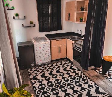 6th of October City Apartamento | Private Studio, AC, kitchen, TV, Wi-Fi