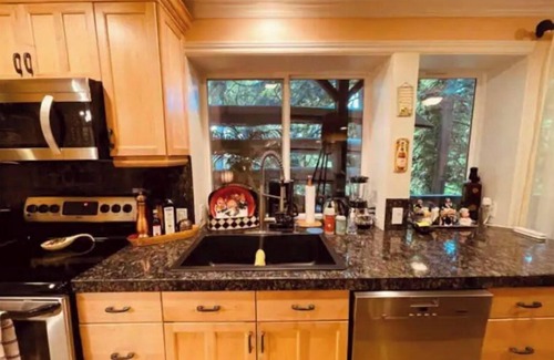 Mercer Island Apartamento | Private studio, gated house, Seattle-Bellevue.