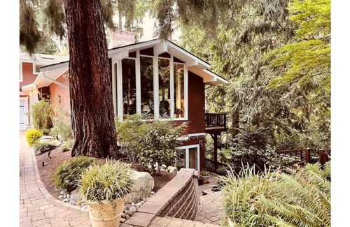 Mercer Island Apartamento | Private studio, gated house, Seattle-Bellevue.