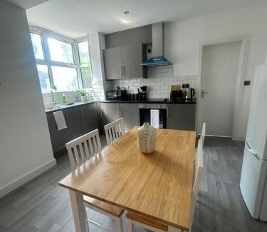 Derby Casa | Private Studio in Derby - Shared Kitchen # 1