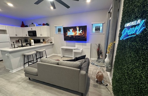 Northeast Orlando Apartamento | Private Studio in the heart of downtown Orlando. Modern Zen Vibe