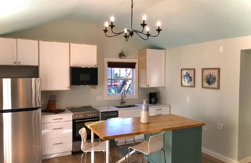 Old Southeast Cabaña | Private Studio Just two block to Lassing park waterfront
