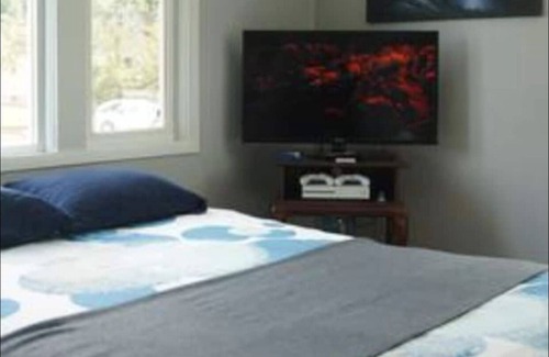 Aurora Casa | Private Studio Near Fox River! Casino! & Downtown!