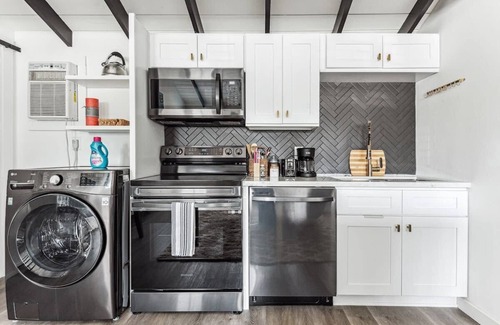 Thousand Oaks Casa | Private Studio Oasis with Nature at Your Doorstep
