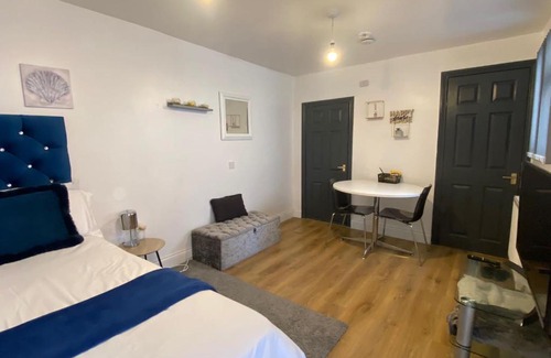 Harlington Apartamento | Private Studio Outhouse near Heathrow- Free Parking
