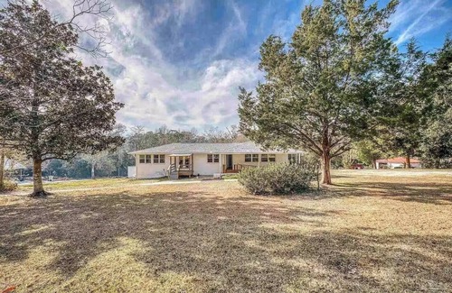 North Northwest Pensacola Apartamento | Private Studio Pet Friendly A/C + Wi-fi