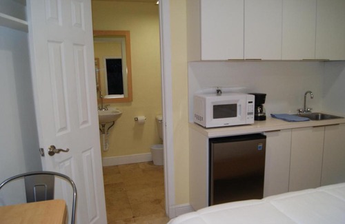 Miami Gardens Casa | Private Studio two miles from Hard Rock Stadium