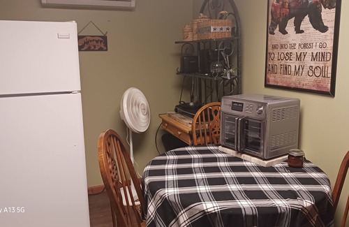 Newland Casa | Private Studio w/Bath, Laundry, Cooking, River Access, Storage, Large Dogs OK.