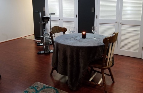 Columbia Apartamento | Estudio privado de lujo con espacio de trabajo cerca de BWI, DC, Baltimore