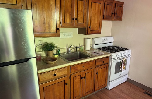 Marshall-Shadeland Apartamento | Private Studio Wi-Fi & Streaming