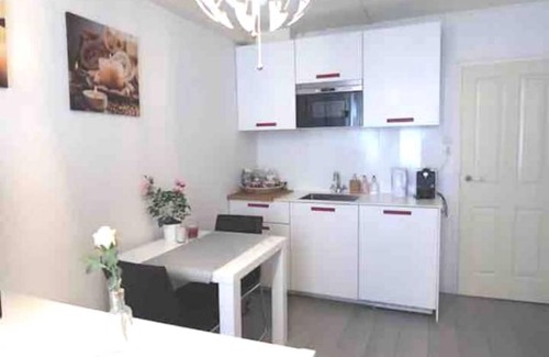 Kop van Zuid Apartamento | Private studio with complete kitchen and bathroom