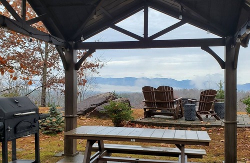 Marion Cabina | 3 niveles, vistas impresionantes, Jaccuzi, WIFI, 2 ACRES, cima de la montaña, 15 min-Lake James