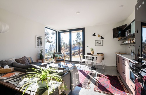 Okanagan-Similkameen Casa | Private suite 2 bedroom in the Southern Okanagan BC reg #H082210588