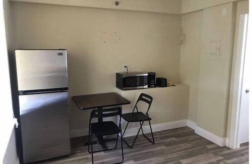 Pompano Beach Apartamento | Private Suite # 4, five minutes walk to beach.