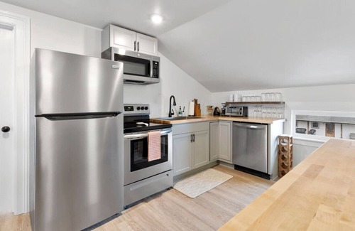 Interlaken Apartamento | Private Suite at the Cayuga Shoreline