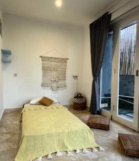 Babakan Casa | Private suite in a kids friendly big shared villa in Canggu