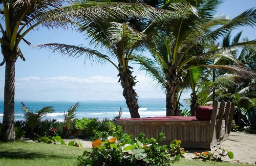 Cabarete Apartamento | Private suite in luxury resort with pool and jacuzzi, right on sandy beach