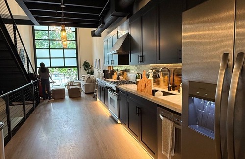Santa Ana Casa | Modern Loft in Santa Ana – Steps From Shopping, Dining & Hospitals
