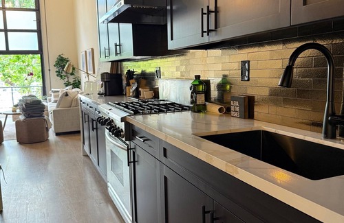 Santa Ana Casa | Modern Loft in Santa Ana – Steps From Shopping, Dining & Hospitals