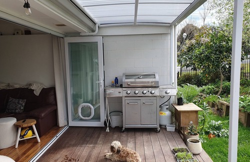 Tauranga Cama Y Desayuno | Private Suite in Shared Family Home in Otumoetai - 'Sherwood Forest'