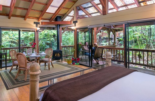 Volcano Cama Y Desayuno | Private Suite in Volcano Village Bed and Breakfast