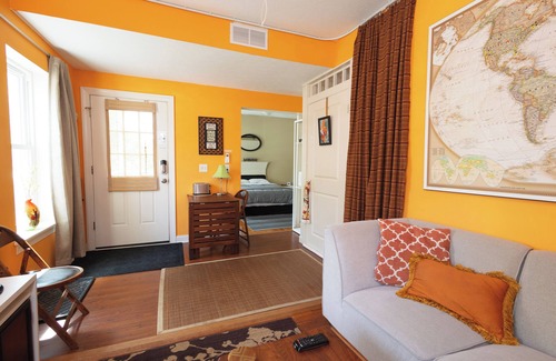 Oberlin Casa | Private Suite STEPS from Oberlin