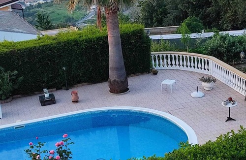 Vibo Valentia Casa | Private swimming pool and breathtaking sea view.
